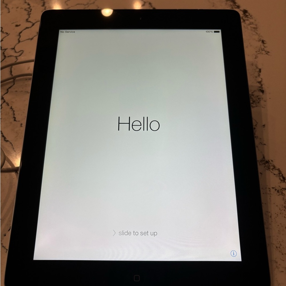 iPad 3rd Gen / 32GB - Picture 3 of 8